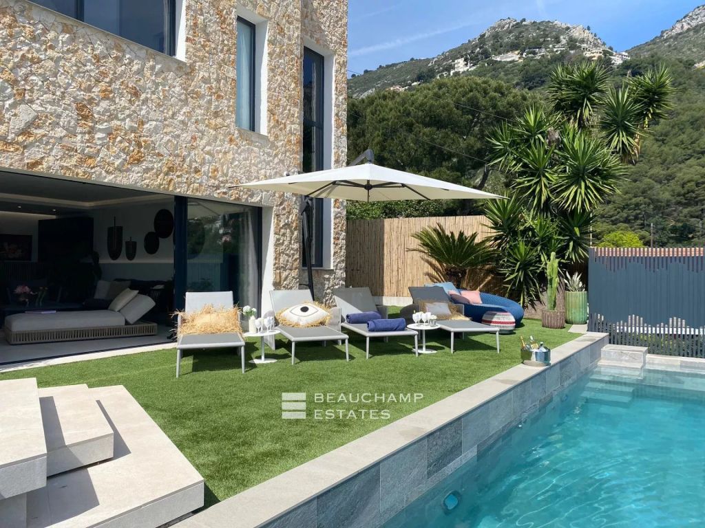 Exceptional Villa with Panoramic Views – Near Monaco
