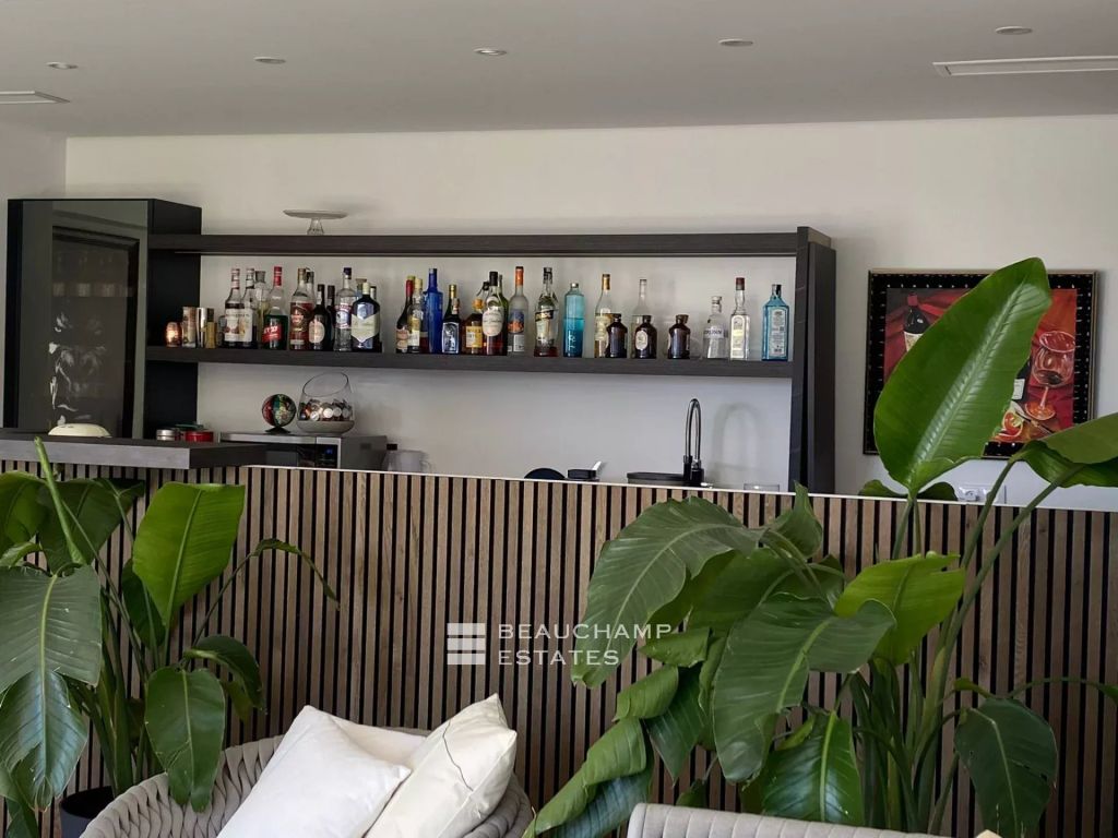 Exceptional Villa with Panoramic Views – Near Monaco