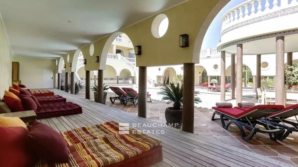 Exceptional villa with sea view in Saint-Tropez