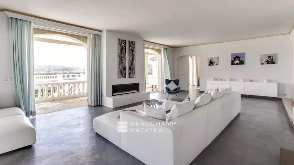 Exceptional villa with sea view in Saint-Tropez