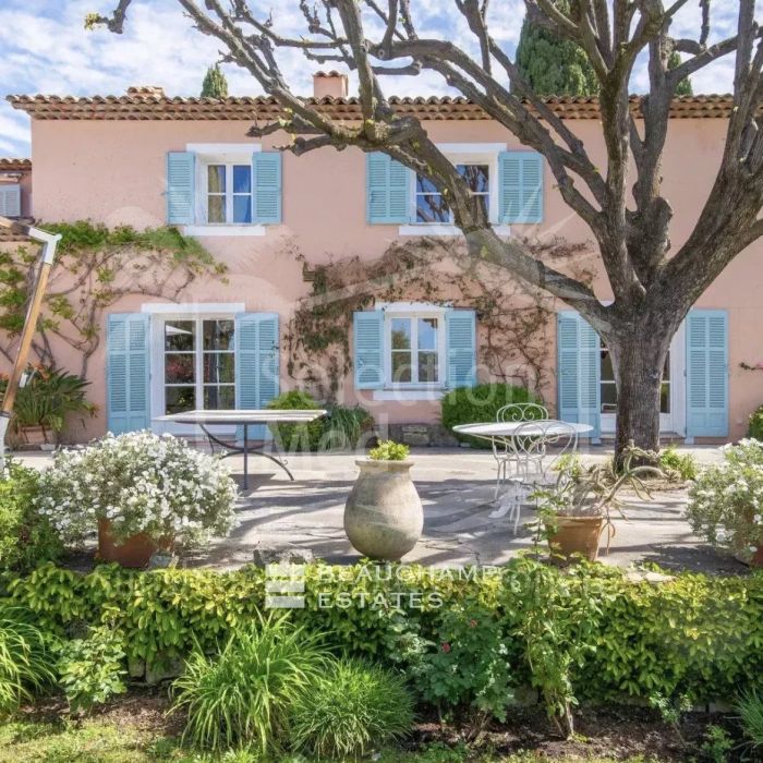 EXCEPTIONNELLE PROPRIÉTÉ PROVENÇALE