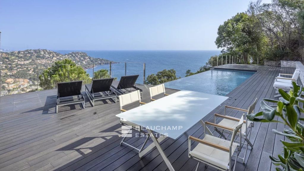 Exclusive – Contemporary 3-Bedroom villa with sea view – Saint-Raphaël