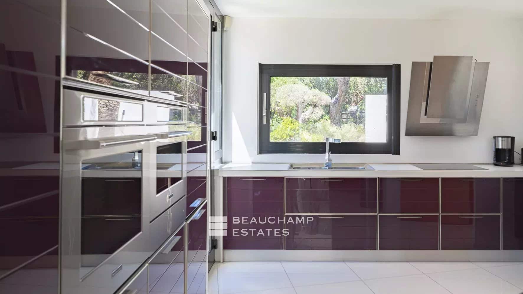 Exclusive luxury domain 8 bedrooms in Cap Tahiti, Pampelonne Exclusive luxury domain 8 bedrooms in Cap Tahiti, Pampelonne