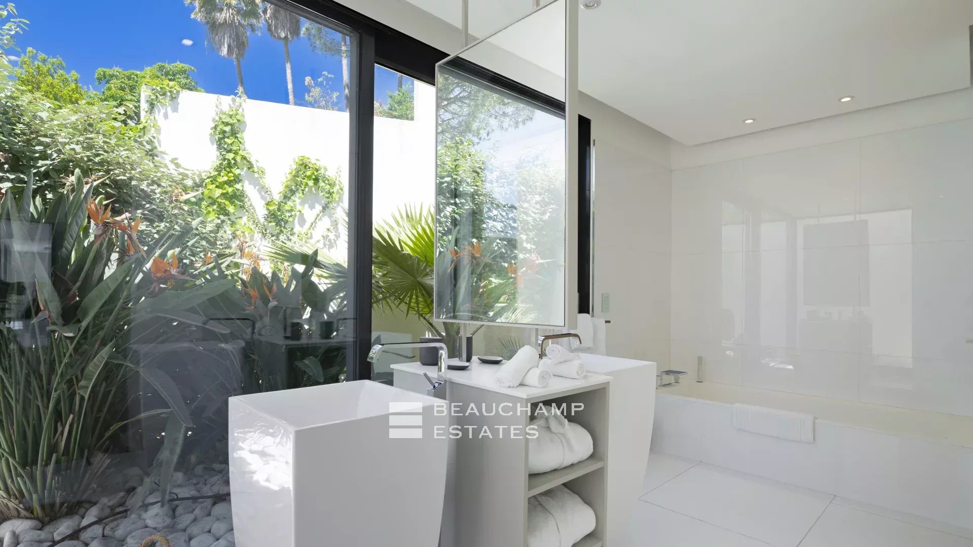 Exclusive luxury domain 8 bedrooms in Cap Tahiti, Pampelonne Exclusive luxury domain 8 bedrooms in Cap Tahiti, Pampelonne