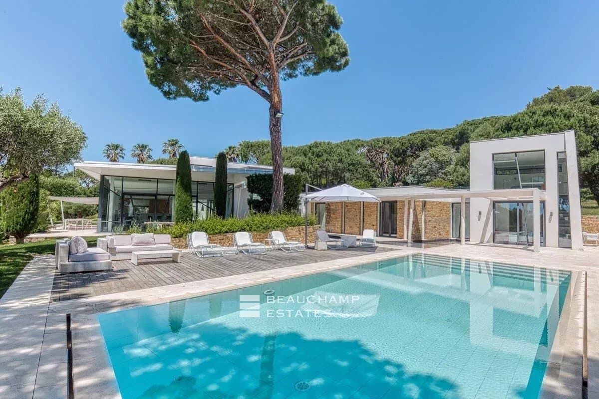 Exclusive luxury domain 8 bedrooms in Cap Tahiti, Pampelonne Exclusive luxury domain 8 bedrooms in Cap Tahiti, Pampelonne