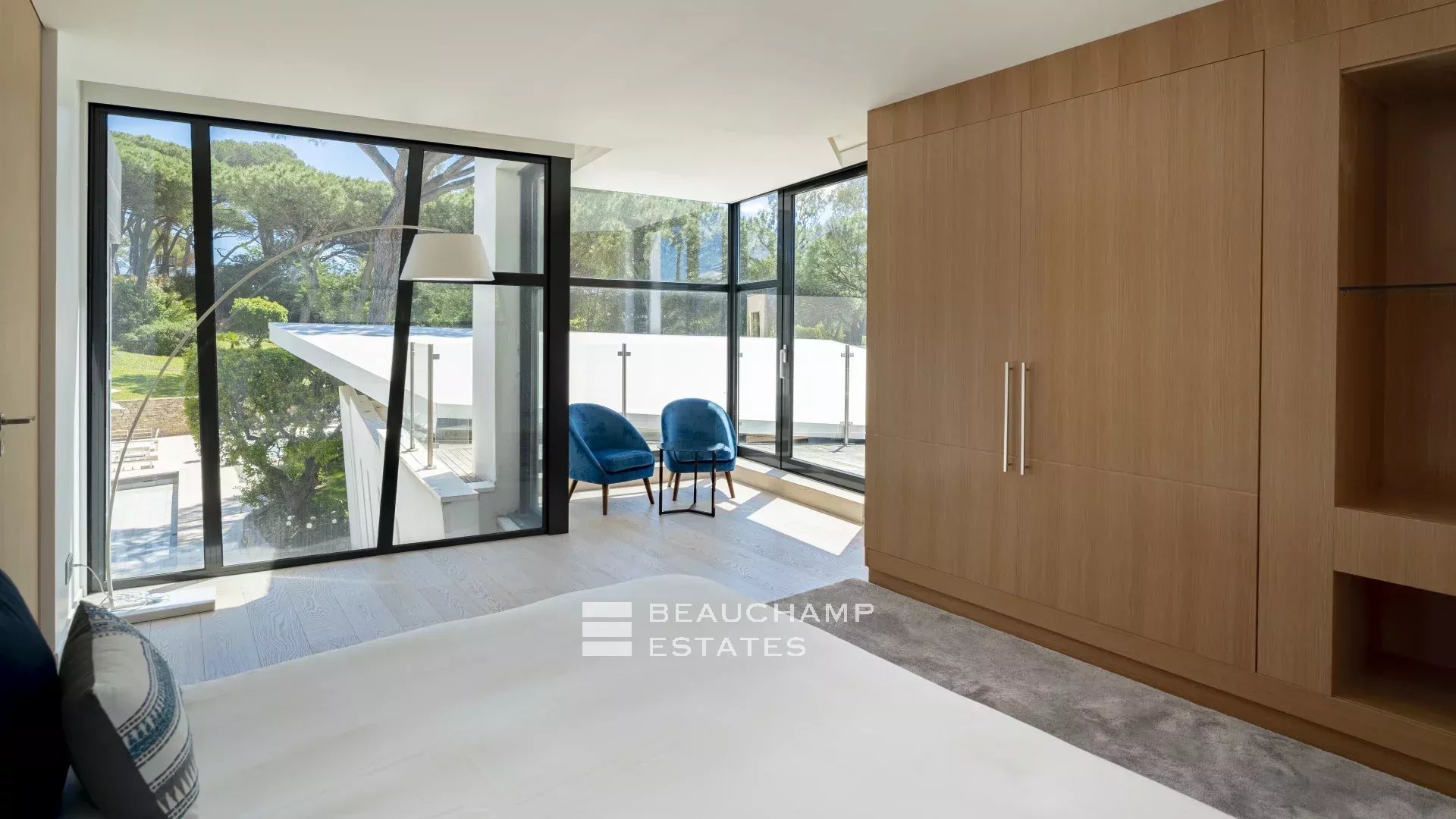 Exclusive luxury domain 8 bedrooms in Cap Tahiti, Pampelonne Exclusive luxury domain 8 bedrooms in Cap Tahiti, Pampelonne