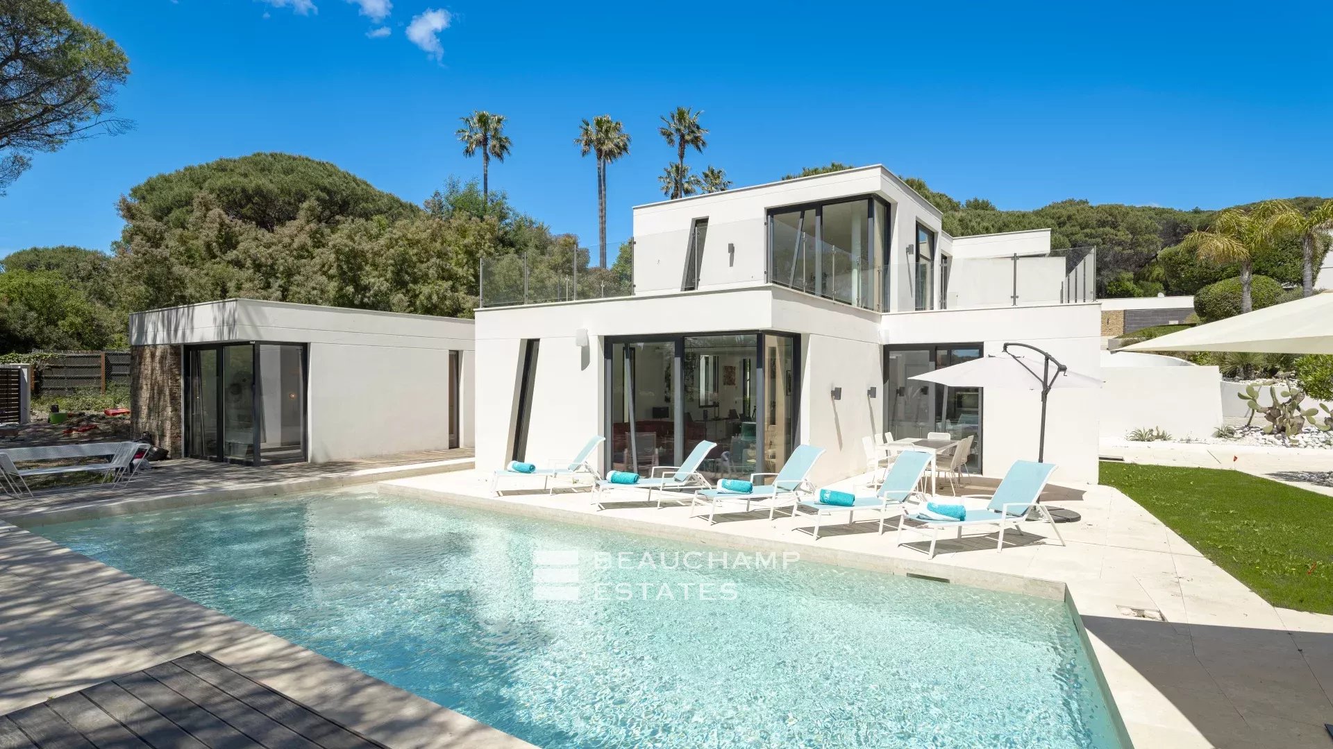 Exclusive luxury domain 8 bedrooms in Cap Tahiti, Pampelonne Exclusive luxury domain 8 bedrooms in Cap Tahiti, Pampelonne