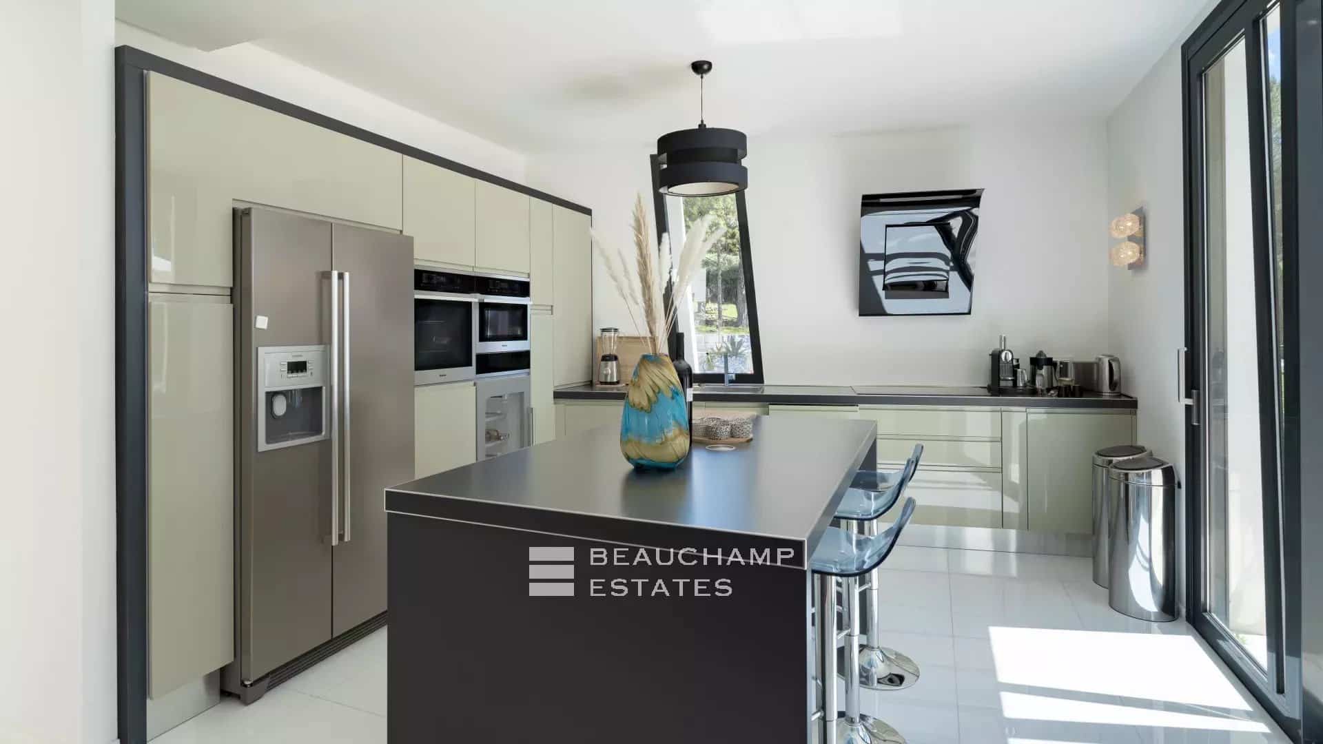 Exclusive luxury domain 8 bedrooms in Cap Tahiti, Pampelonne Exclusive luxury domain 8 bedrooms in Cap Tahiti, Pampelonne