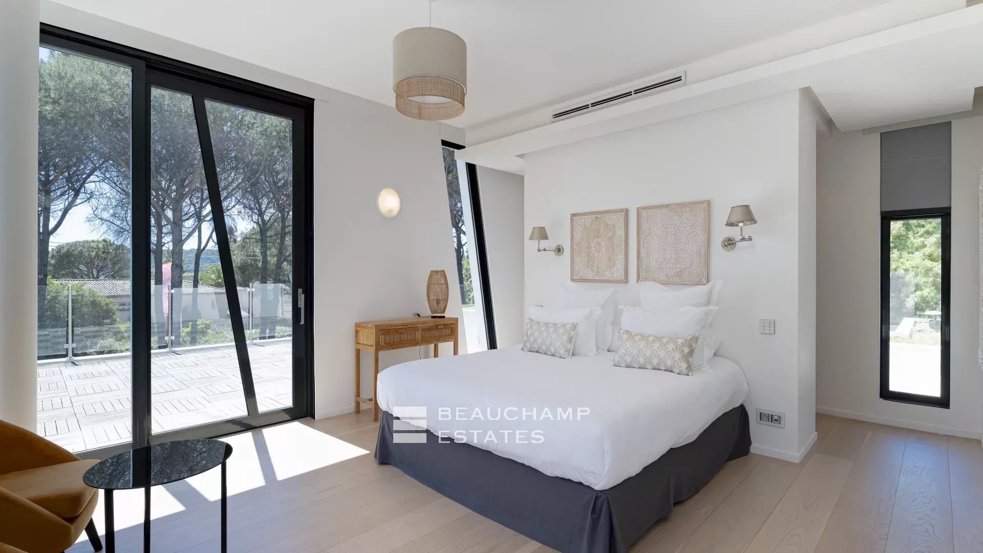 Exclusive luxury domain 8 bedrooms in Cap Tahiti, Pampelonne Exclusive luxury domain 8 bedrooms in Cap Tahiti, Pampelonne