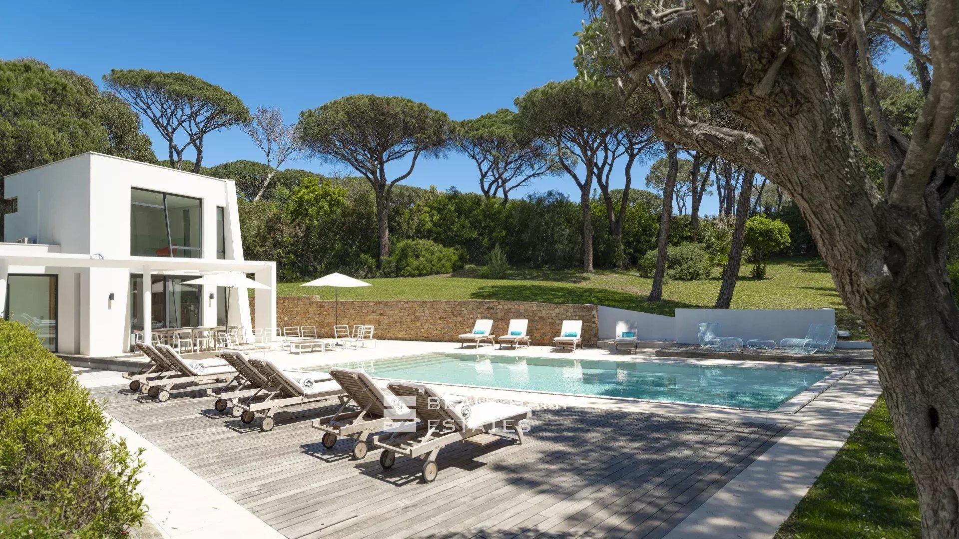 Exclusive luxury domain 8 bedrooms in Cap Tahiti, Pampelonne Exclusive luxury domain 8 bedrooms in Cap Tahiti, Pampelonne