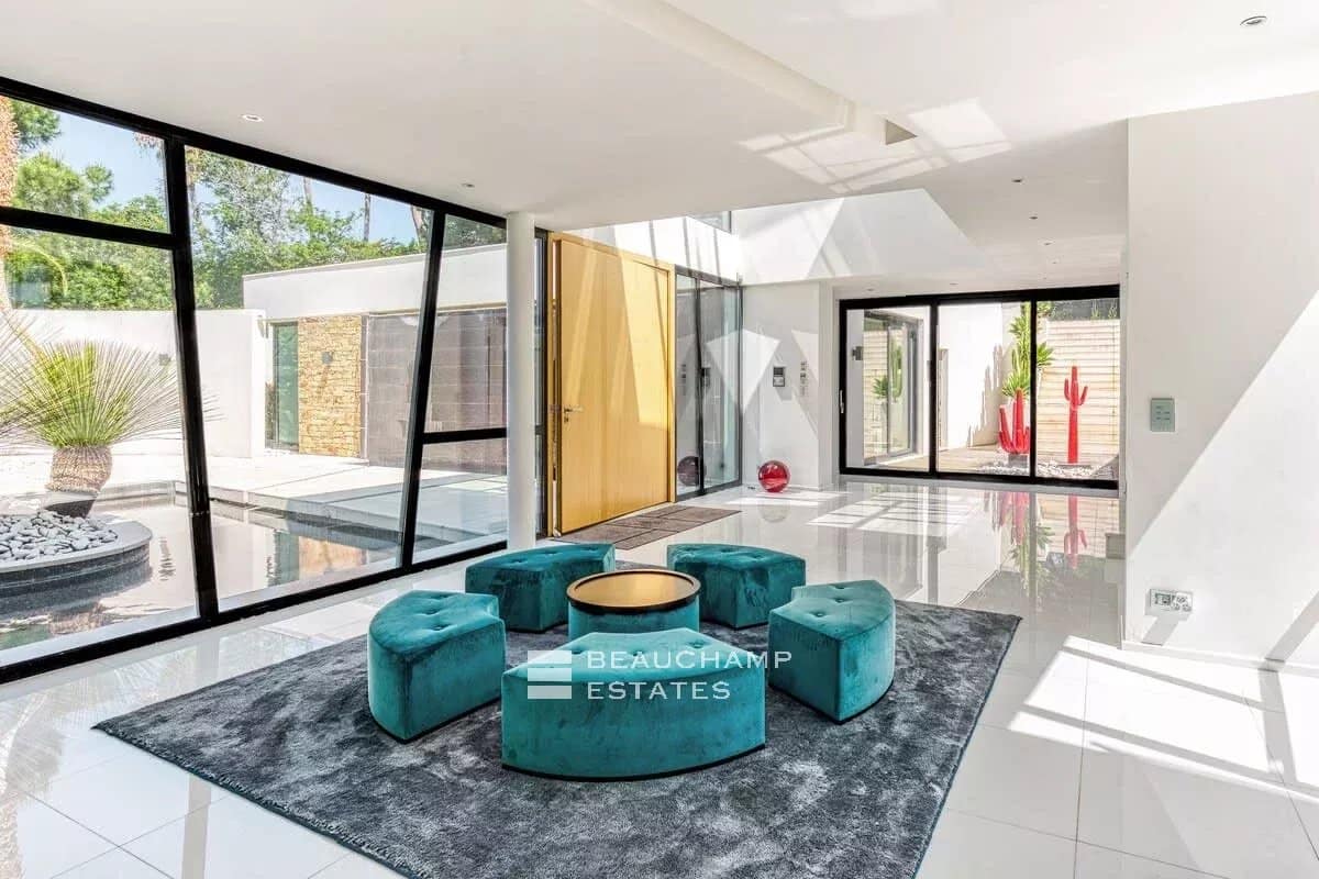 Exclusive luxury domain 8 bedrooms in Cap Tahiti, Pampelonne Exclusive luxury domain 8 bedrooms in Cap Tahiti, Pampelonne