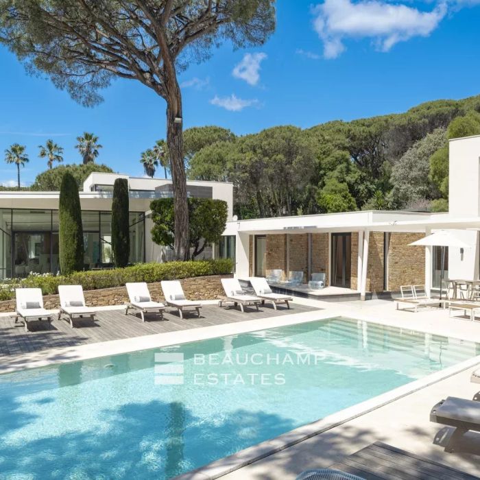 Exclusive luxury domain 8 bedrooms in Cap Tahiti, Pampelonne
