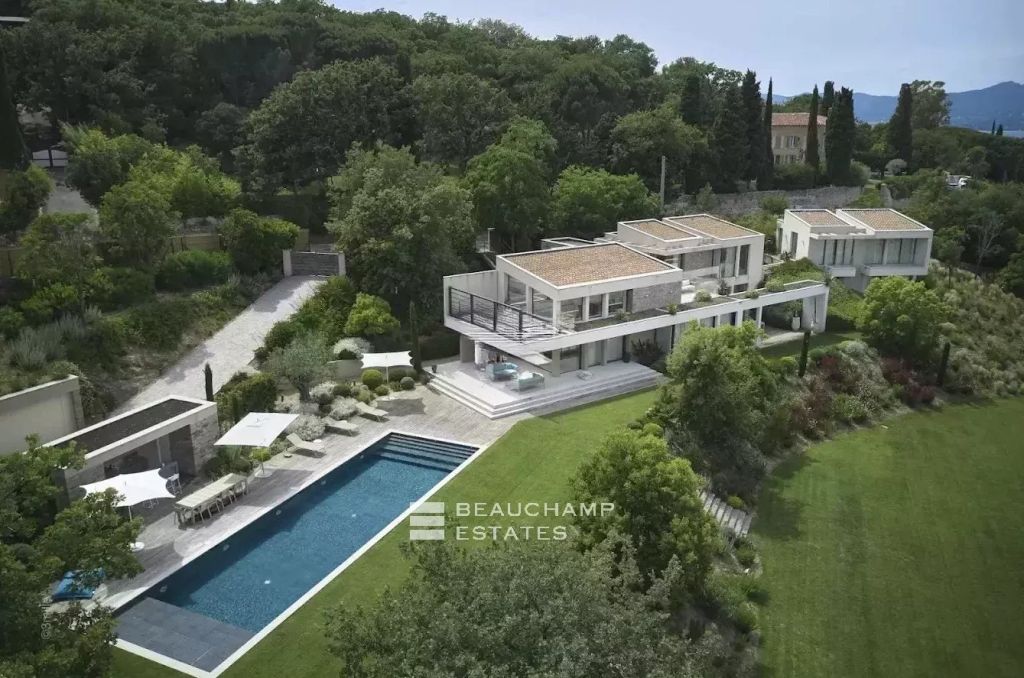 For sale in Saint-Tropez – Stunning architect-designed home with sea view.