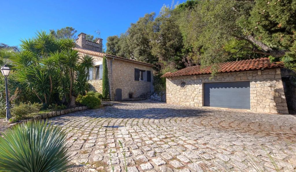 Fully Renovated Contemporary Stone Villa – Minelle Area