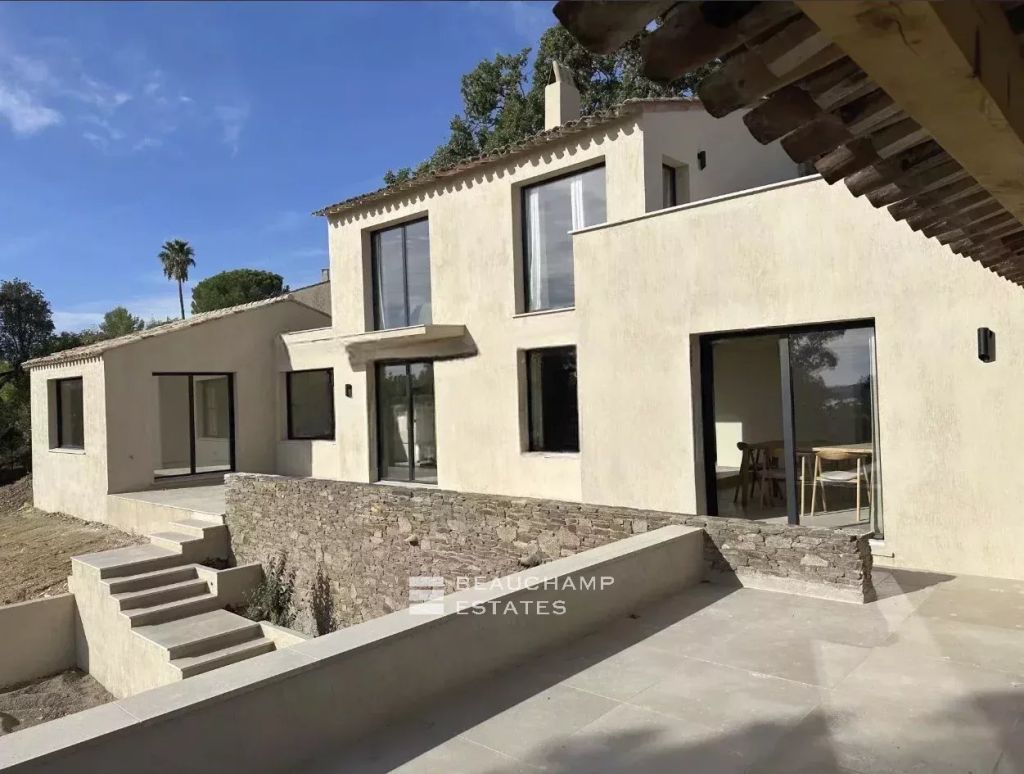 FULLY RENOVATED VILLA WITH SEA VIEW AND OVERLOOKING ST TROPEZ”