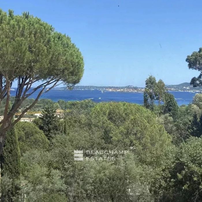 FULLY RENOVATED VILLA WITH SEA VIEW AND OVERLOOKING ST TROPEZ”