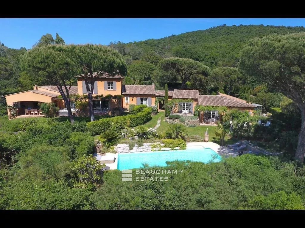 GRIMAUD – EXTRAORDINARY LUMINOUS AND ELEGANT PROVENCALE HOME NESTLED IN TOTAL PRIVACY