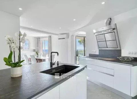 GULF OF SAINT TROPEZ – GRIMAUD – PRIVATE DOMAIN – SEA VIEW