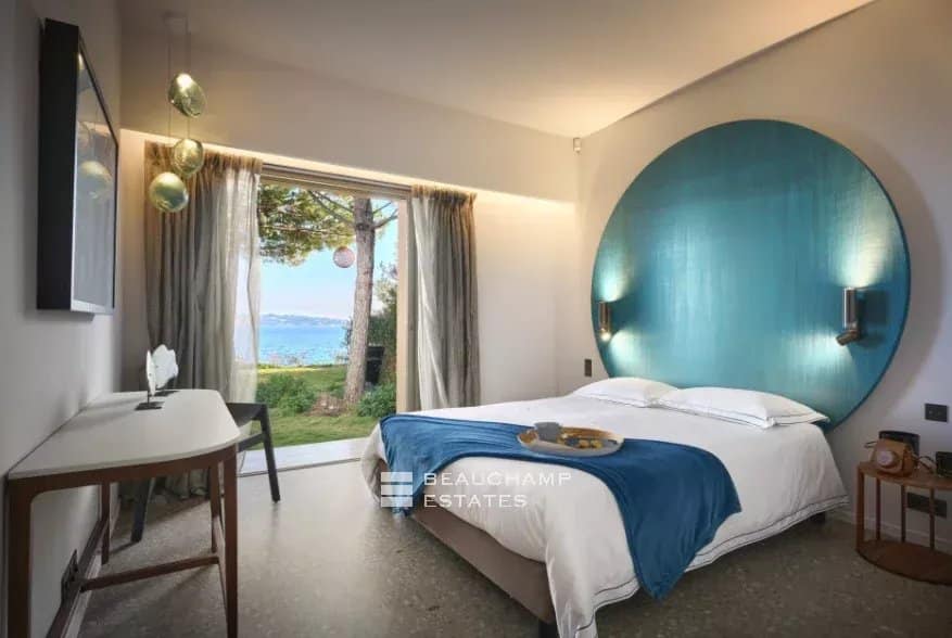 Gulf of St Tropez – Grimaud – Pieds dans l’eau