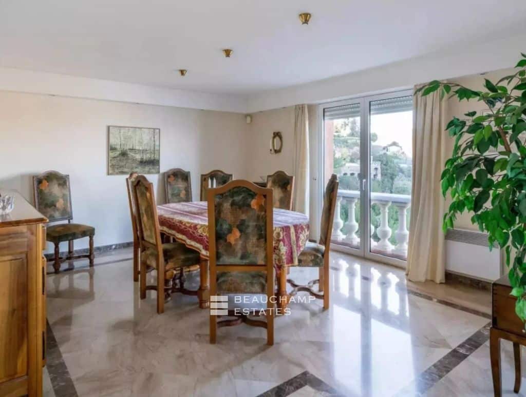 High-End Villa – Quality Features and Privileged Setting