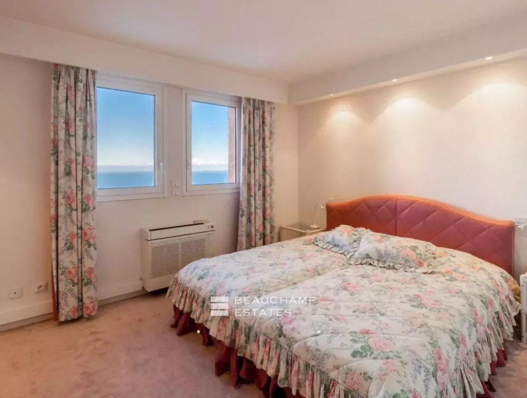 High-End Villa – Quality Features and Privileged Setting