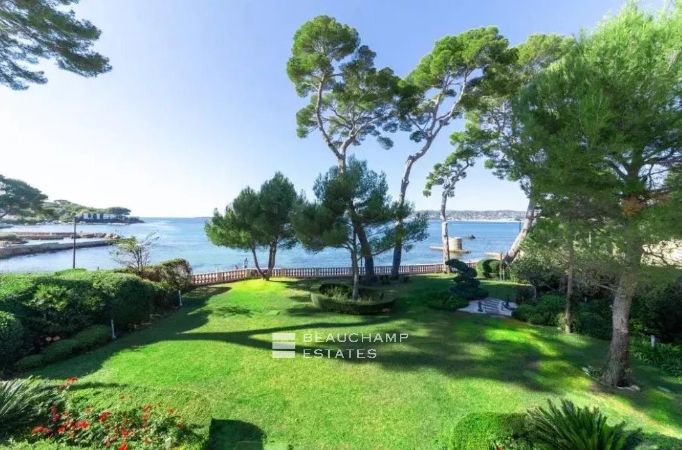 Historical seafront villa Belle Epoque