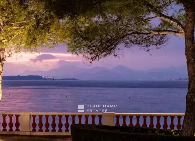 Historical seafront villa Belle Epoque