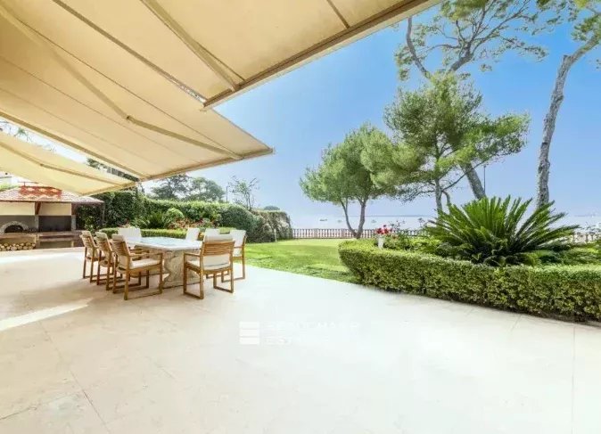 Historical seafront villa Belle Epoque