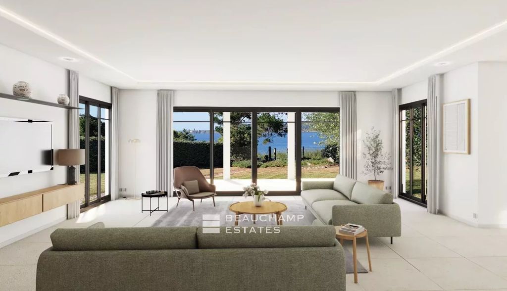 INCREDIBLE WATERFRONT PROPERTY FOR SALE IN RAMATUELLE