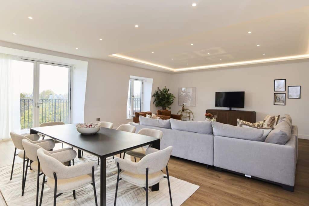 Interior designed, three bedroom apartment with superb views and concierge in Notting Hill.