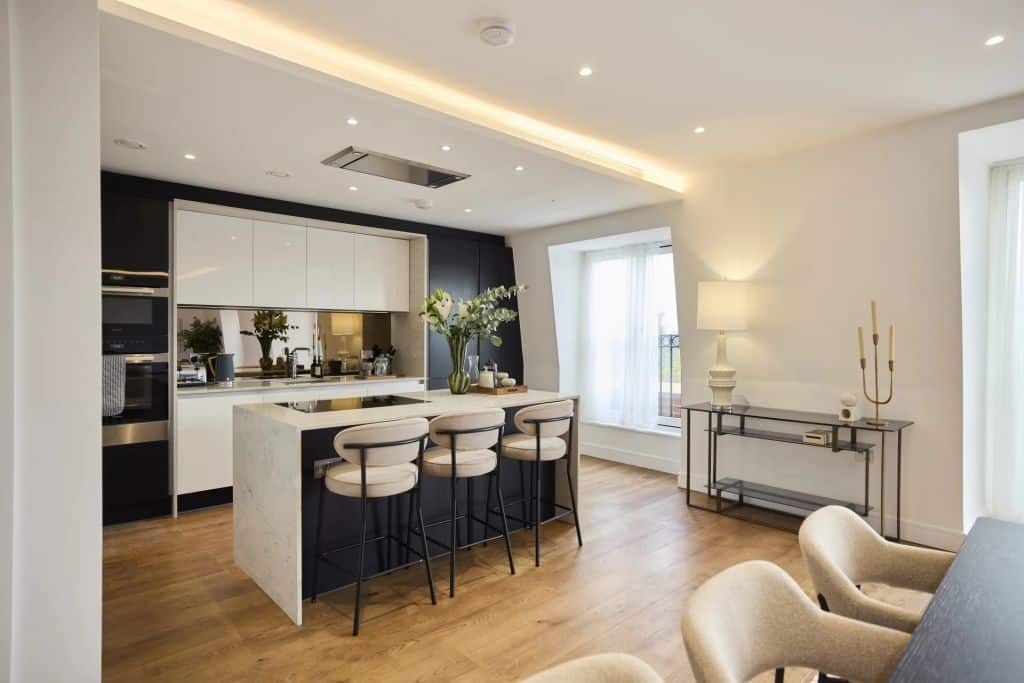 Interior designed, three bedroom apartment with superb views and concierge in Notting Hill.