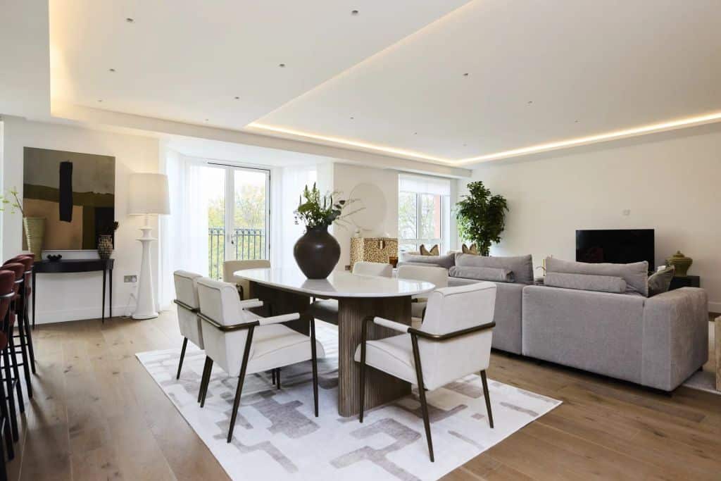 Interior designed, three bedroom apartment with superb views and concierge in Notting Hill.