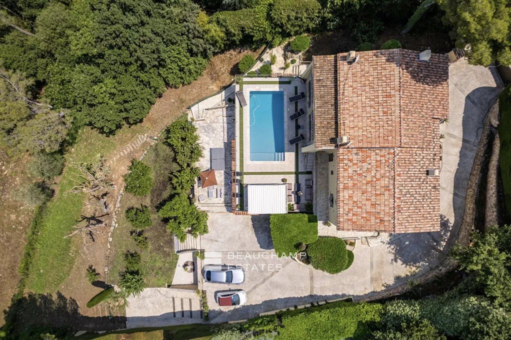 Jolie maison dans un domaine fermé