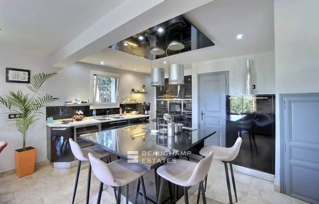 Jolie maison dans un domaine fermé