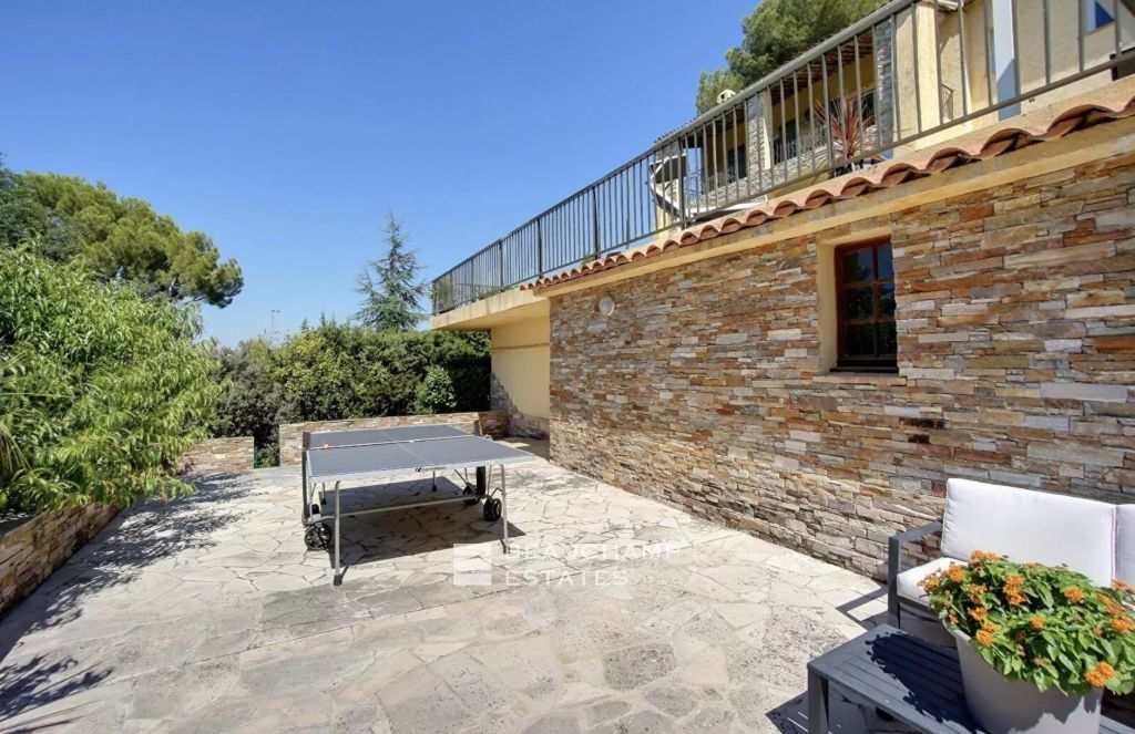 Jolie maison dans un domaine fermé