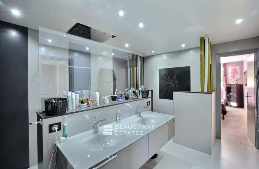 Jolie maison dans un domaine fermé