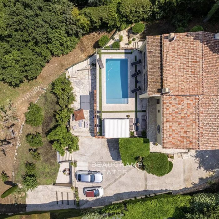 Jolie maison dans un domaine fermé