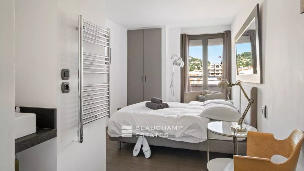 Large and luxury penthouse – back Croisette