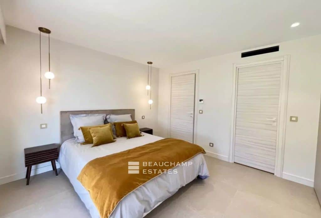 Le Cannet Residential – Contemporary 4-Bedroom Apartment with Panoramic Sea View
