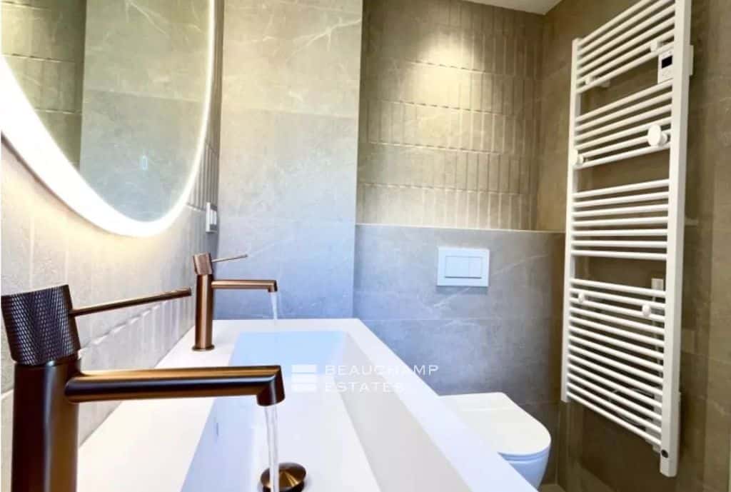 Le Cannet Residential – Contemporary 4-Bedroom Apartment with Panoramic Sea View