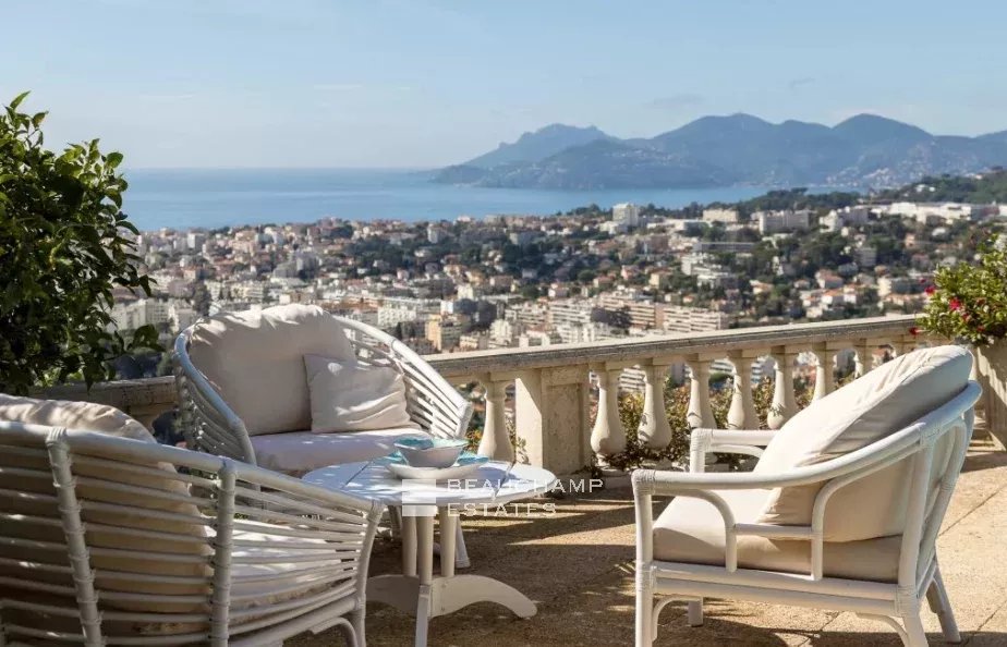 Le Cannet – Rooftop villa with private garden