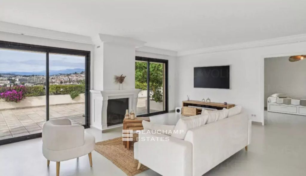 Le Cannet – Superbe appartement au dernier étage