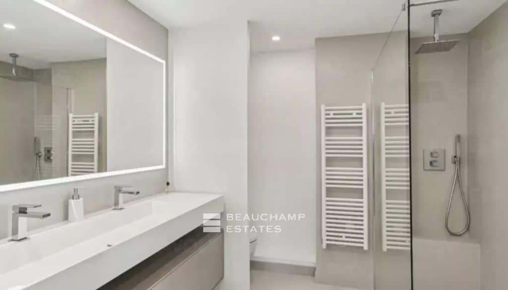 Le Cannet – Superbe appartement au dernier étage