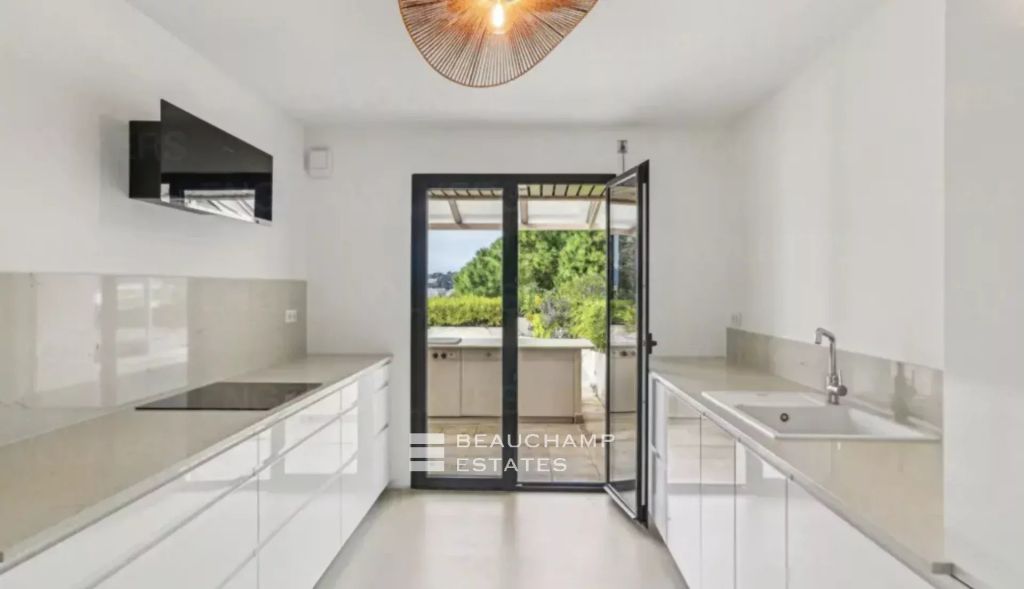 Le Cannet – Superbe appartement au dernier étage