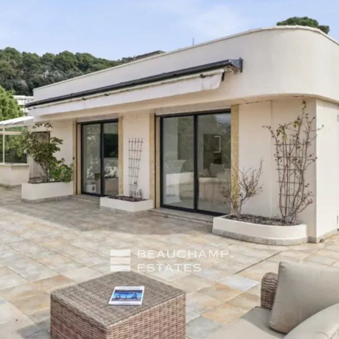 Le Cannet – Superbe appartement au dernier étage