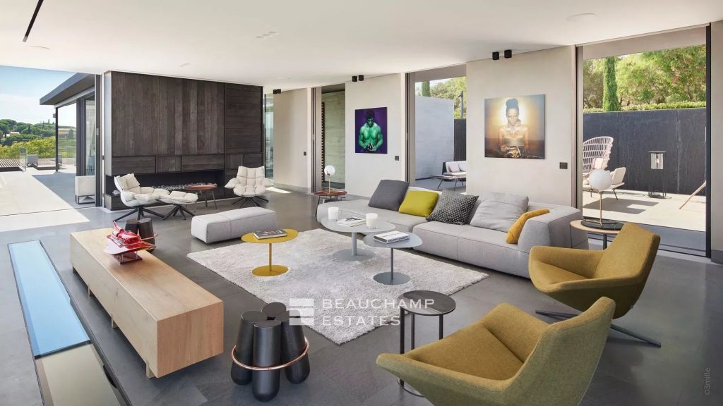 Luxurious contemporary villa in Pampelonne beach and Club55