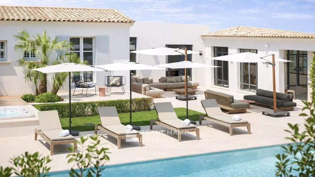 Luxurious villa in the heart of Saint-Tropez, within walking distance of Place des Lices