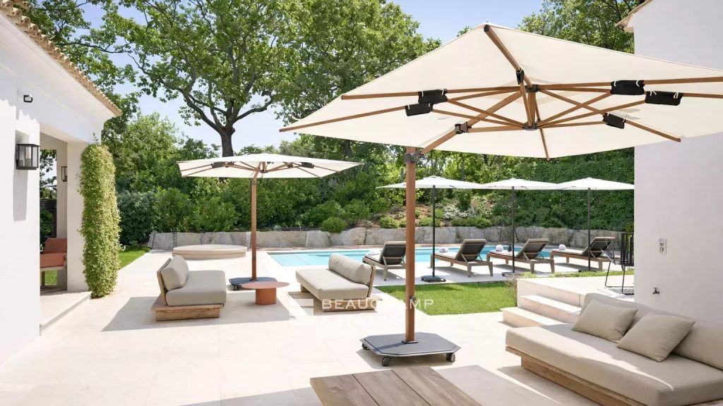 Luxurious villa in the heart of Saint-Tropez, within walking distance of Place des Lices