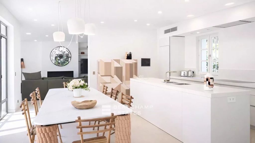 Luxurious villa in the heart of Saint-Tropez, within walking distance of Place des Lices