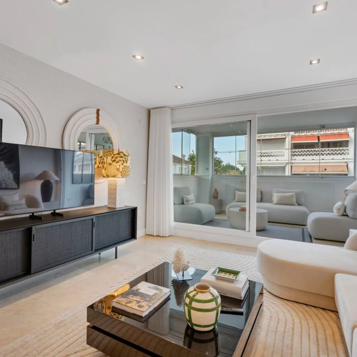 Luxury Beachfront Apartment